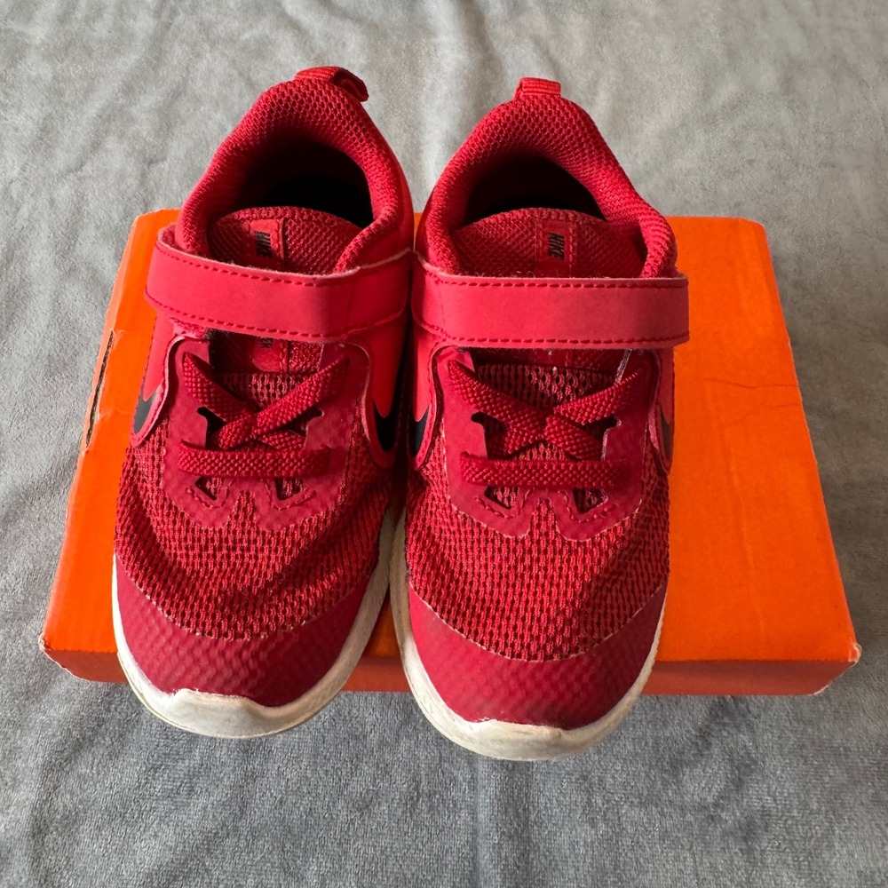 Nike Kids Downshifter 9 Size 8C Red Hook Loop Strap Athletic Sneakers Sporty